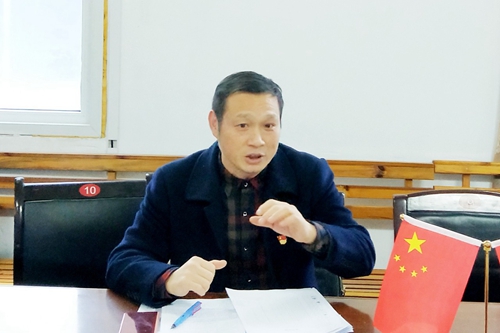 向宇飛列席指導股份公司氯堿黨支部“不忘初心、牢記使命”專題組織生活會(圖2)