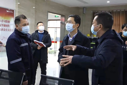 宜都市委副書(shū)記、市長(zhǎng)李澤剛到楚星公司慰問(wèn)市拔尖人才